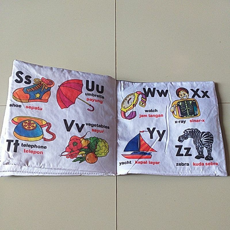 Buku bantal/Buku kain mengenal abjad