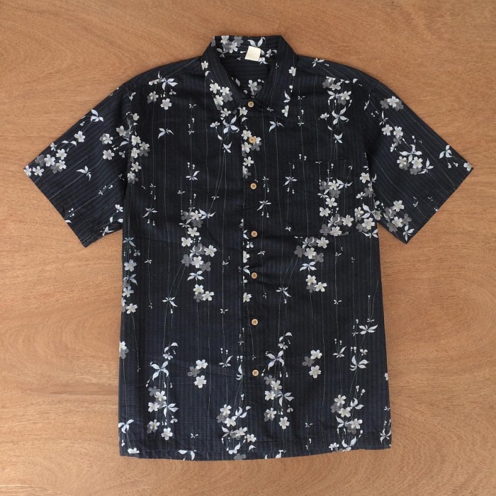 Kemeja Lengan Pendek Pria Motif CDX Original Casual Hitam  Preloved Second Bekas