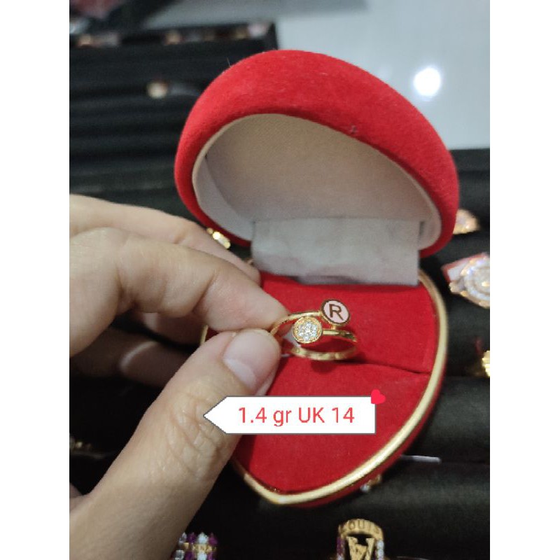 cincin emas  cat huruf R