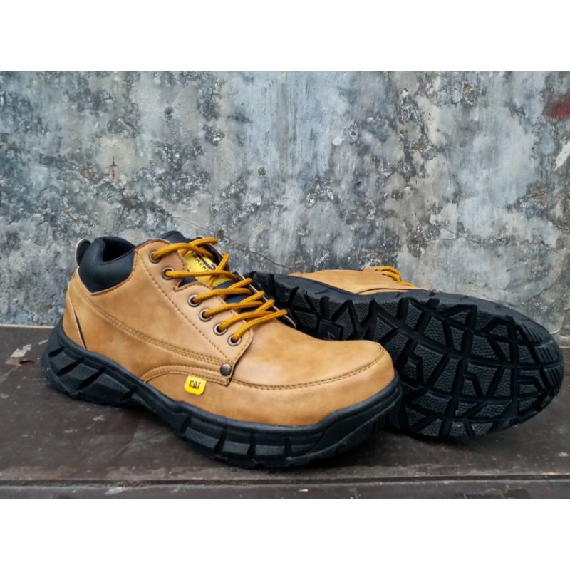 Sepatu Safety Low Boots Pria Sefty ujungbesi caterpillar kerja 39-44