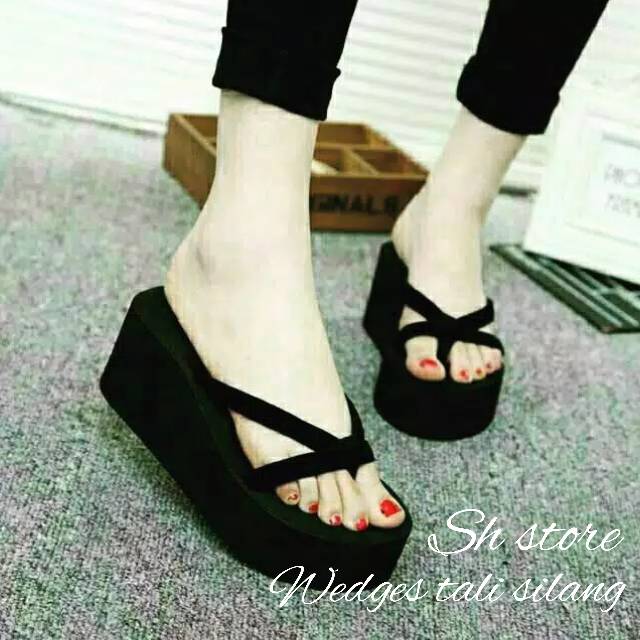 Wedges Sandal Spon Tali Silang