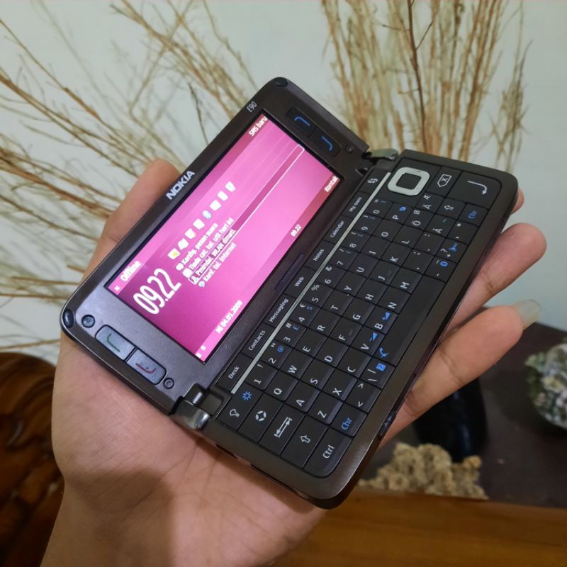 Nokia E90 communicator original mulus no minus sinyal bebas kartu FULL ORIGINAL