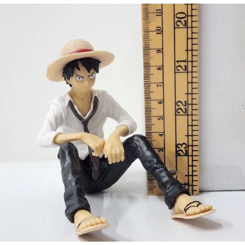 action figure one piece monkey d luffy duduk satuan