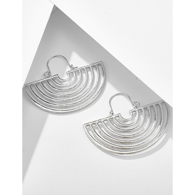 LRC Anting Tusuk Fashion Platinum-plated Openwork Semicircle Geometric Earrings D68177