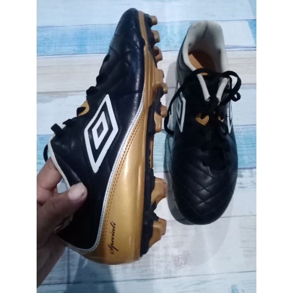 sepatu bola Second Umbro original