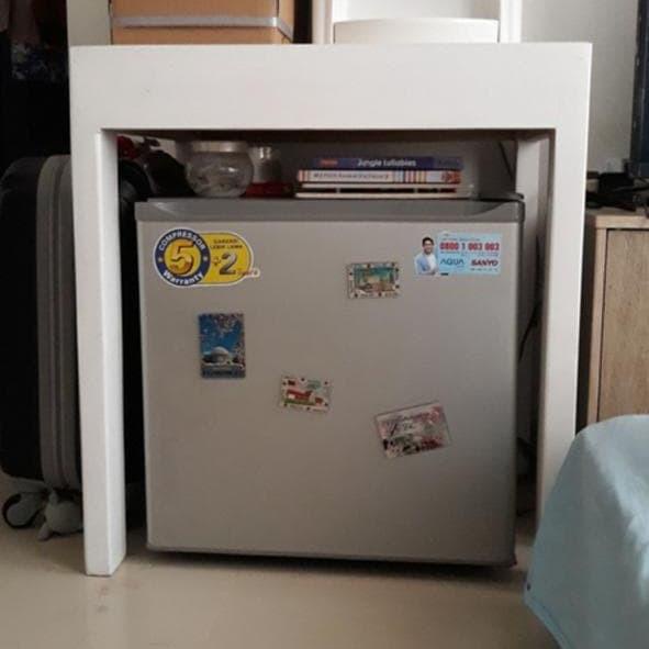Meja | Meja Kulkas Mini