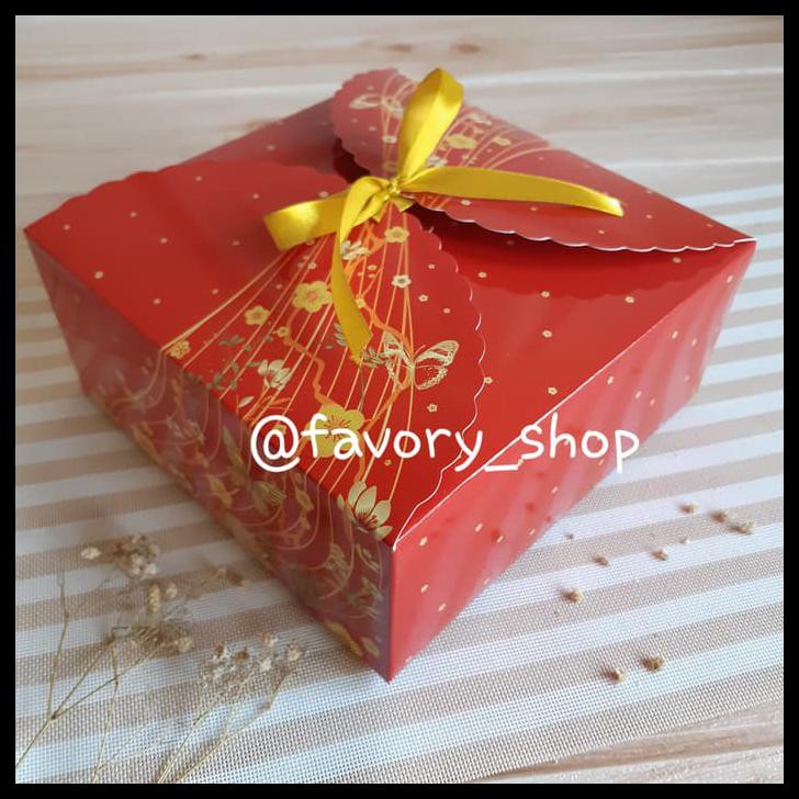 

BOX IMLEK 20X20 RED (ISI 1PCS) / DUS PACKAGING KUE LAPIS