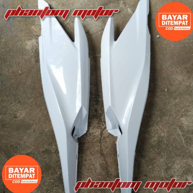 BODY BELAKANG VARIO 125 LAMA 2013-2014 PUTIH