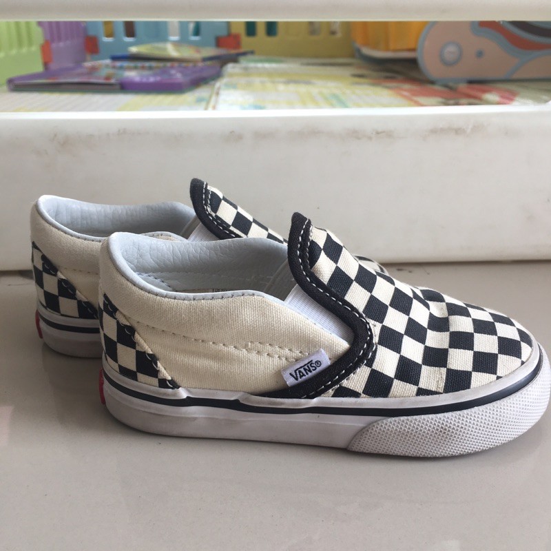 Preloved Vans toddler checkerboard slip on shoes size 22 euro