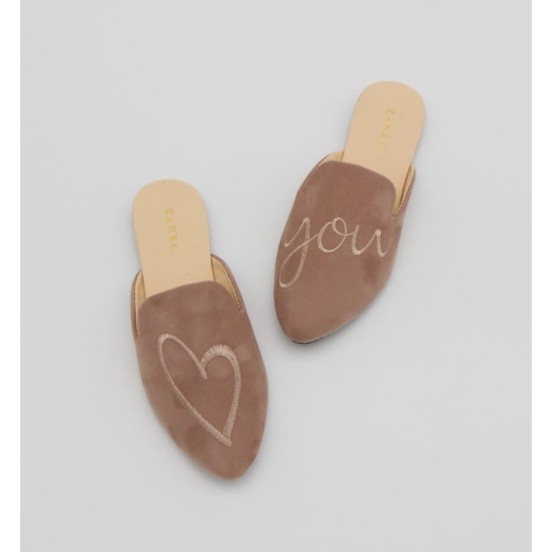 Arlaine- Sendal Slop Love You Flat Sandal ( HITAM )