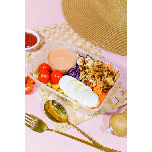 Salad Sayur dengan toping Ayam dan Beef