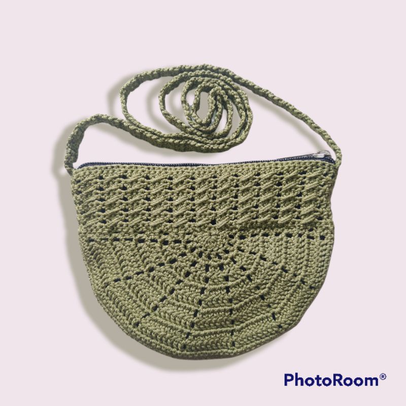 tas rajut setengah lingkaran