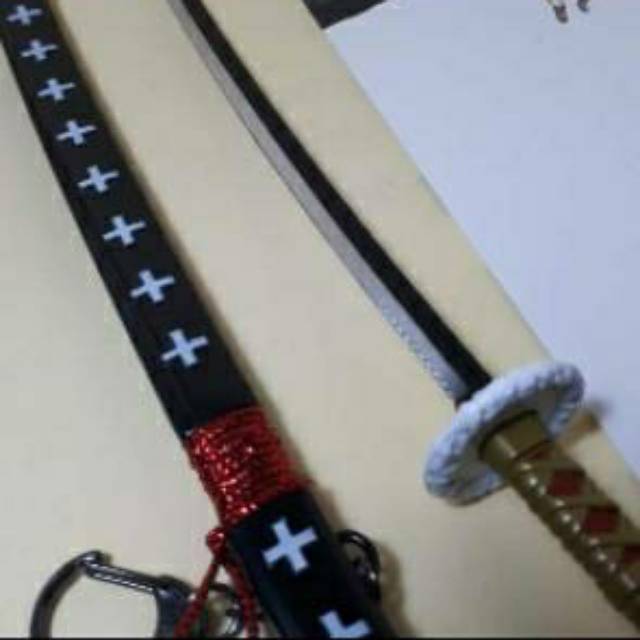 Miniatur pedang law gantungan kunci one piece pedang law zoro