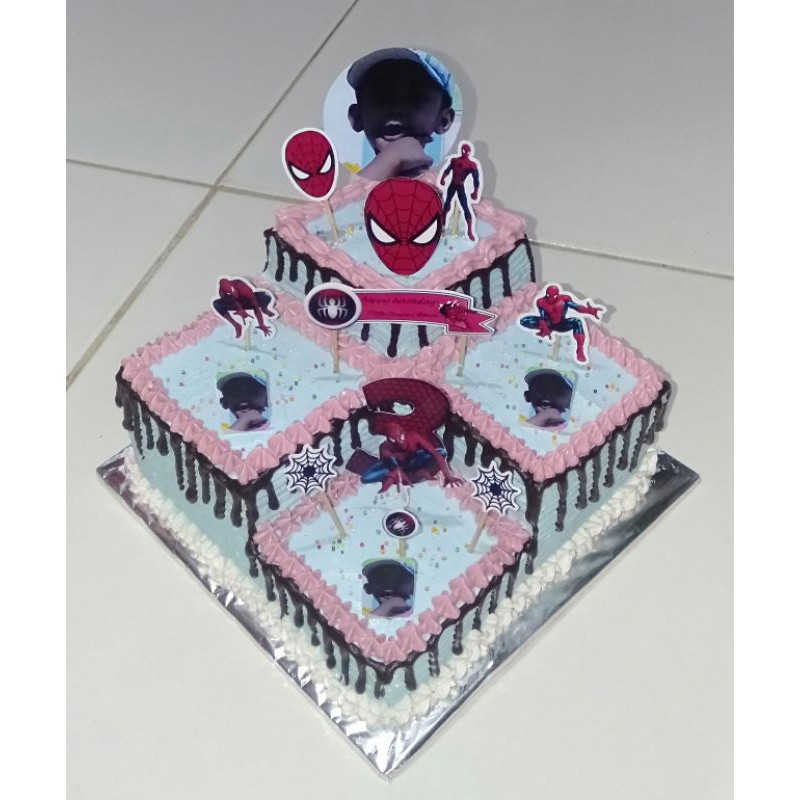 

kue ultah karakter Spiderman