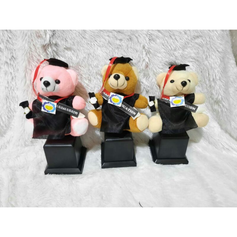 BONEKA BERUANG PIALA WISUDA