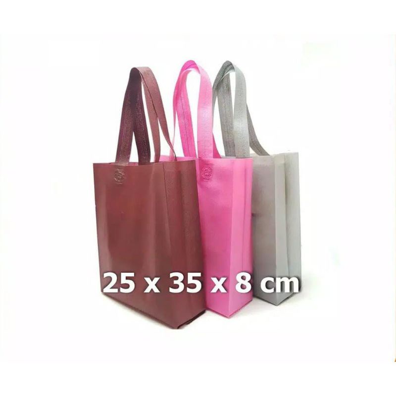 Tas spunbond goodie bag 25×35×8 cm ,tas kain belanja