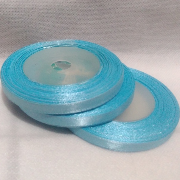 

Pita Satin Biru Muda Ukuran 1/4inch Per Roll