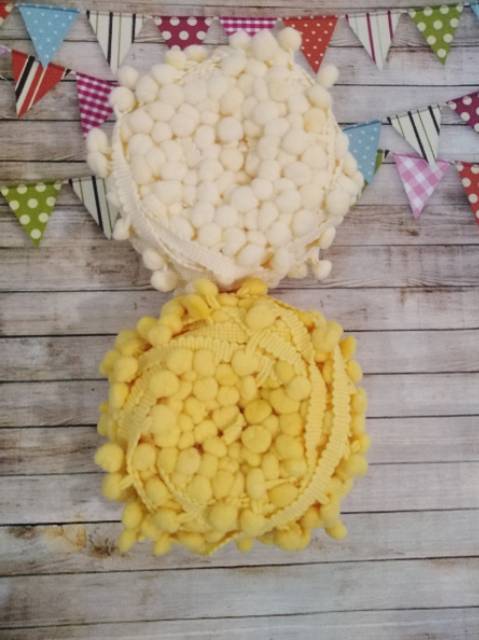 Renda pompom rol  putih dan warna TERMURAH TERLARIS !!