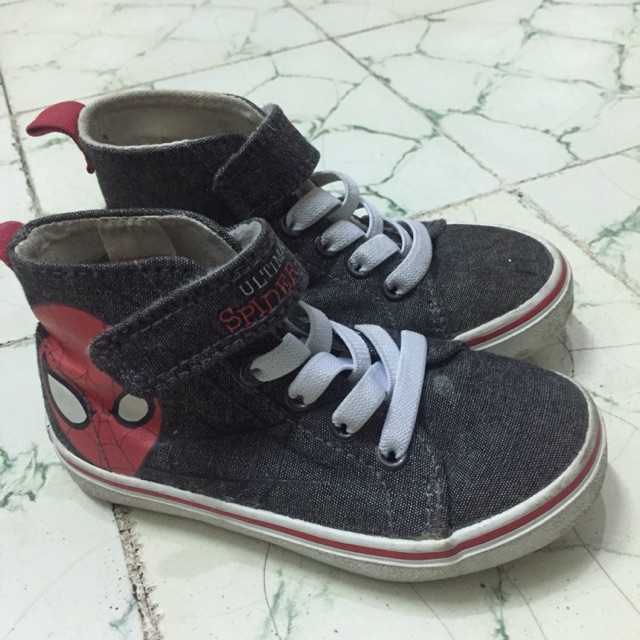 Sepatu Spiderman