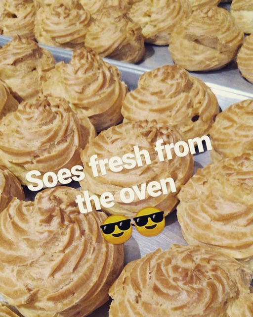 

Roti / Kue Soes Rosella