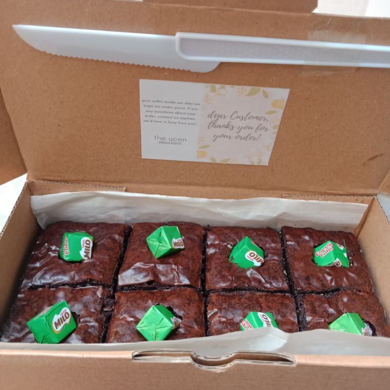 

FUDGY BROWNIES SEKAT SUPER SPECIAL 20x10 (INCLUDE BUBBLE WRAP)