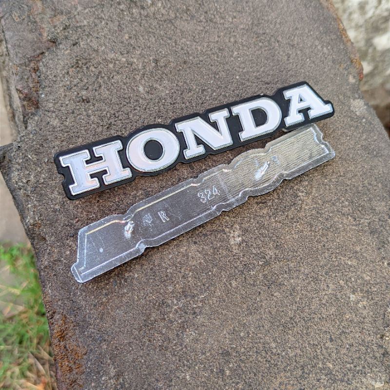 Emblem logo tangki tengki CB125 CB 125 glatik  impor detail original pemasangan mudah