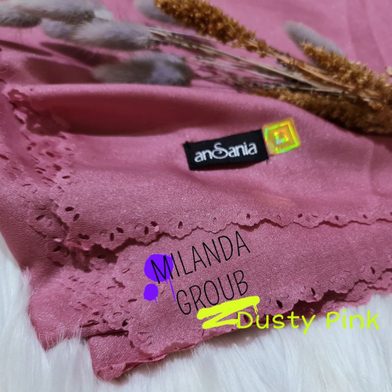 Kerudung shinar glamour Ansania Lacer Cut 110X110 CM-Dusty Pink