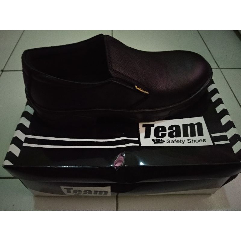 TEAM SAFETY SHOES