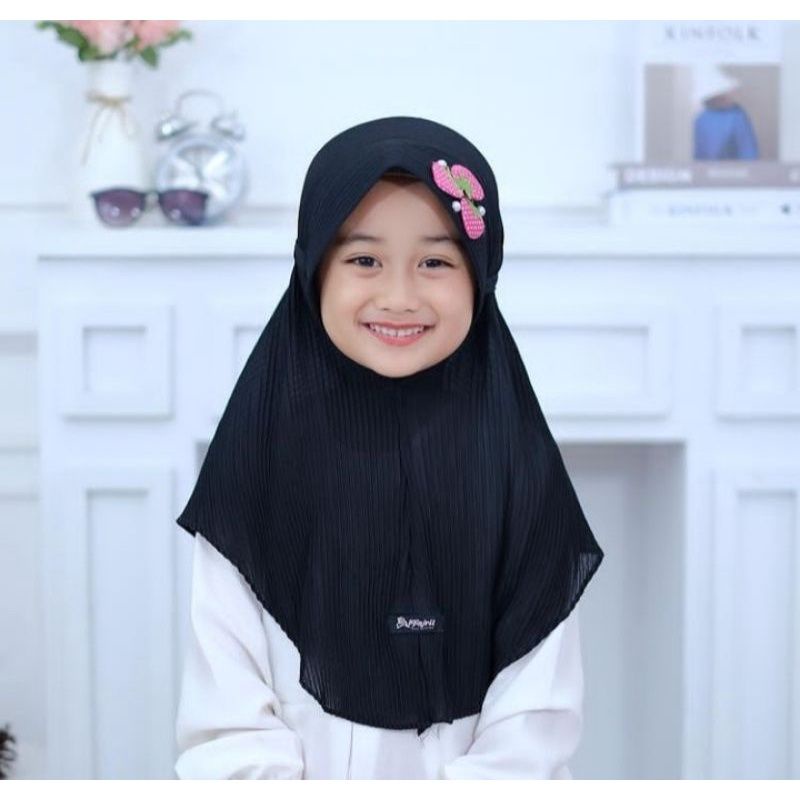 Hijab Jilbab Anak Plisket Bergo Ped Strawberry KERUDUNG ANAK PLISKET BERGO PED ISNTAN  STRAWBERRY