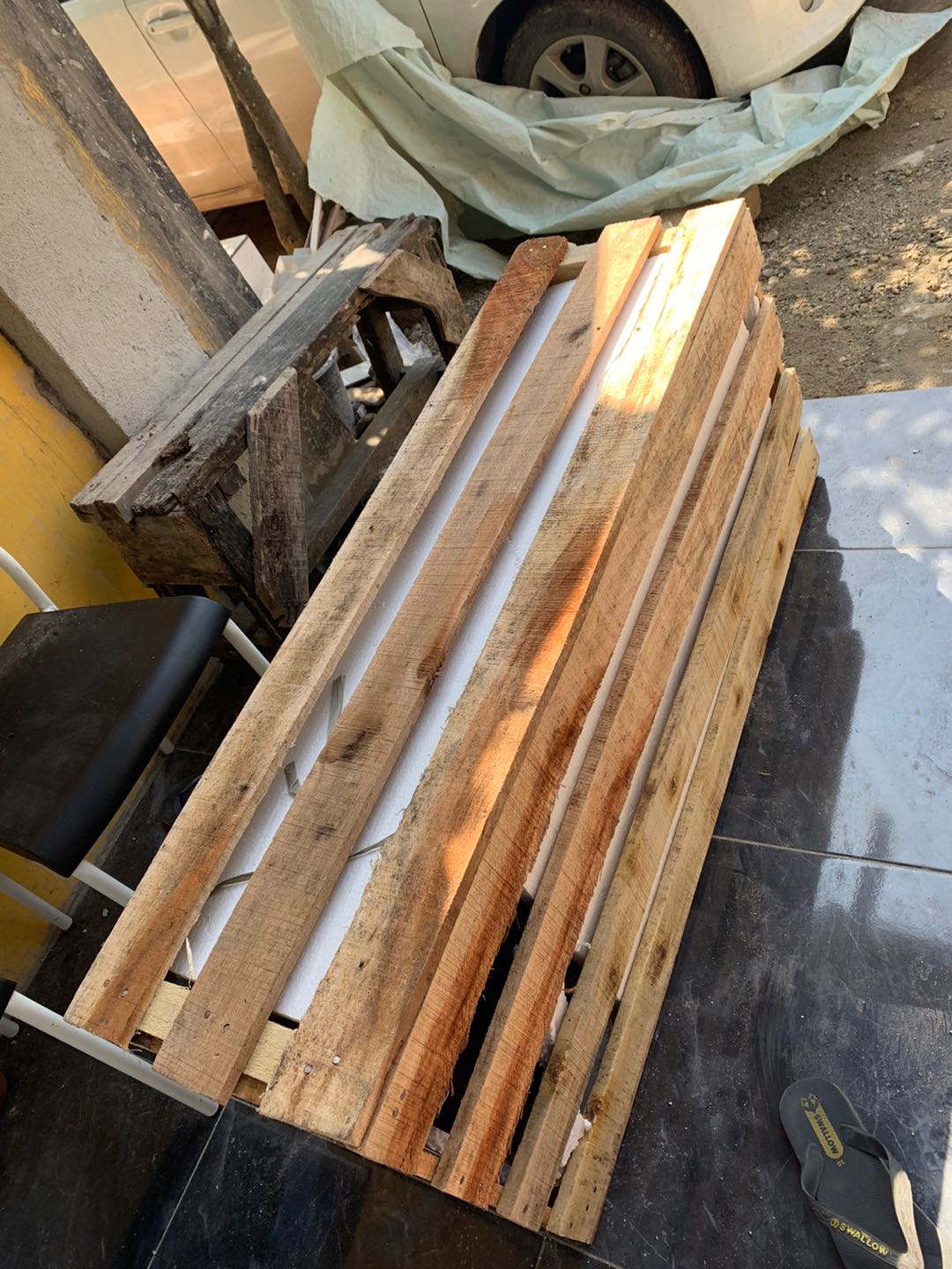 Wastafel Keramik Kotak Sericite + Kran