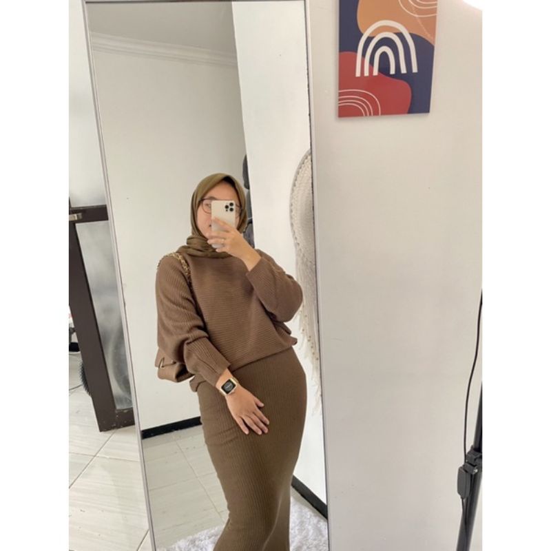 ONE SET RAJUT BATWING / SETELAN RAJUT BATWING / SETELAN ROK SPAN RAJUT DAN BAJU RAJUT BATWING OVERSI