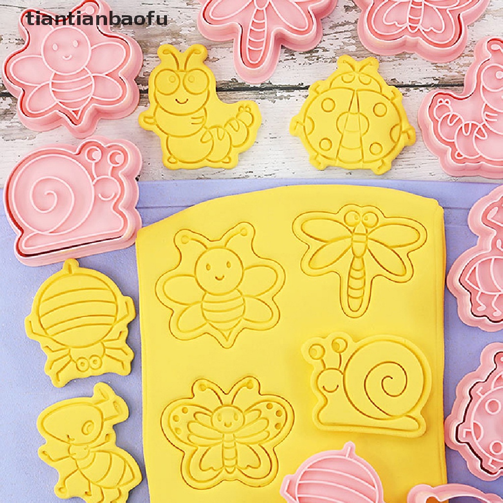 8pcs / set Cetakan Kue / Biskuit Bentuk Kartun Hewan Hutan Gajah Singa Lebah Butterfly 3D Untuk Alat Dapur