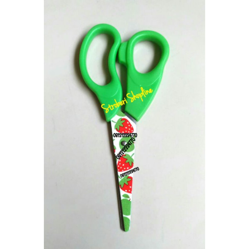 

Gunting Strawberry IMPORT