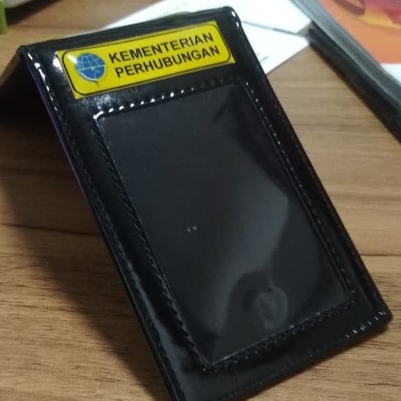 

Dijual Name Tag Id Card Saku Kulit Magnet Kemenhub Perhubungan Terlaris