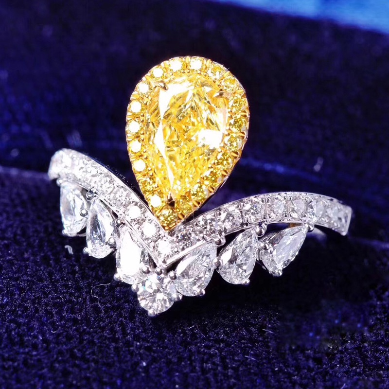 Fashion Luxury Water Drop Pear-Shaped Yellow Diamond Ring Crown Ring