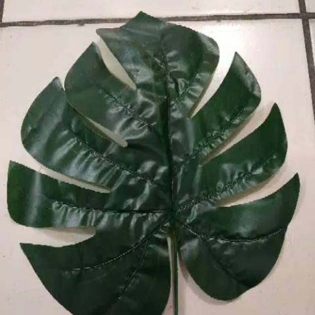 DAUN MONSTERA ARTIFICIAL