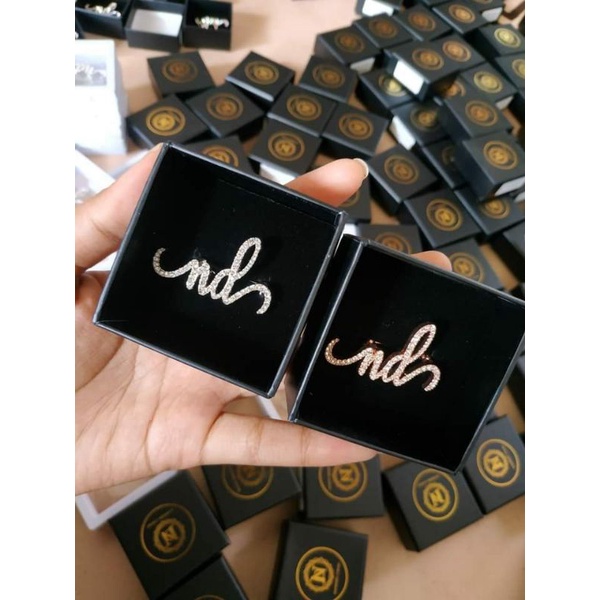 Brooch Nadheera promo