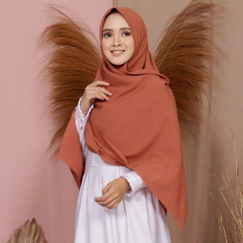 HIJAB SEGI EMPAT JUMBO AZARA LACER CUT DIAMOND 130×130 ORIGINAL