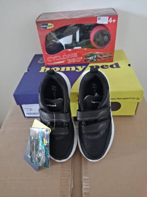 Sepatu Sekolah Anak Homyped DIAGRAM Original Berhadiah Mainan Motor 2019