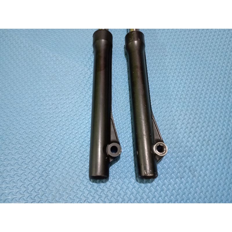 TABUNG SHOCKBREAKER DEPAN KANAN VARIO 125-150 2013-2018 ORIGINAL KZL 00