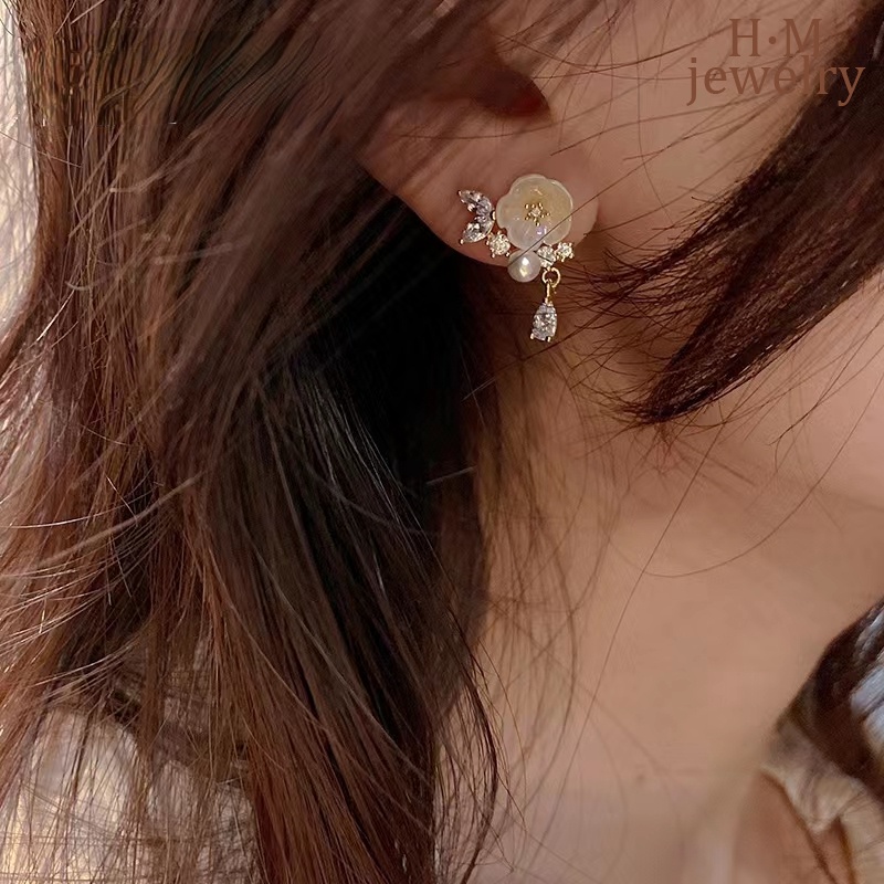 Anting Tusuk Desain Bunga Magnolia Hias Zircon AAA Gaya Mewahsimpleperi Untuk Wanita