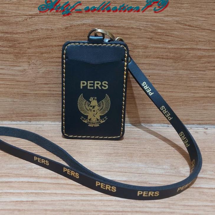 

Terbaru.. Tempat Id Card PERS Kulit Holder Id Card Kulit PERS Kalung