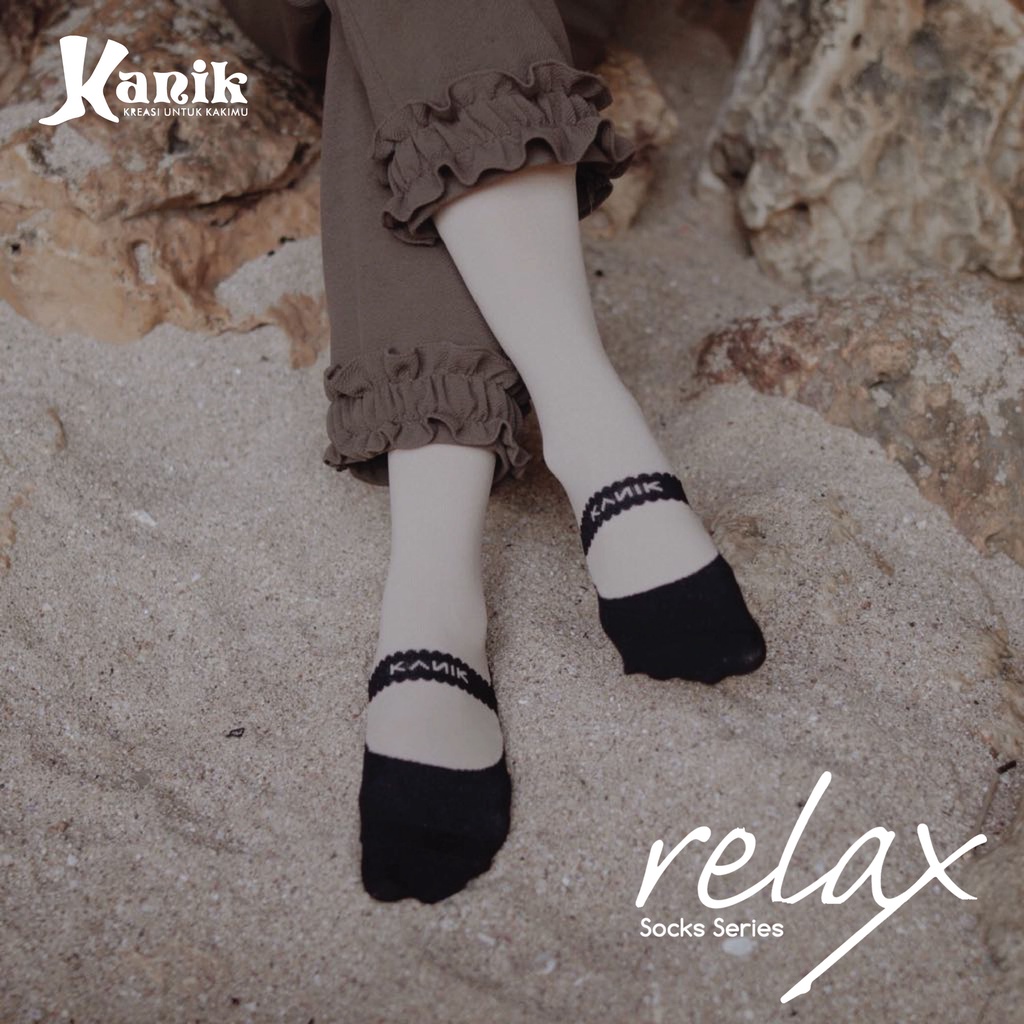 Kanik Relax - Kaos Kaki Telapak Hitam Motif Unik - Balet Sandal Flat