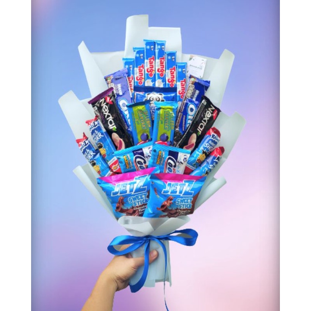 

Buket SNACK SERBA BIRU BIG SPESIAL CANTIK/ premium / cellophane / kertas / hadiah pacar / hadiah wisuda / hadiah ulang tahun / anniversary / buket snack / buket bunga / buket boneka