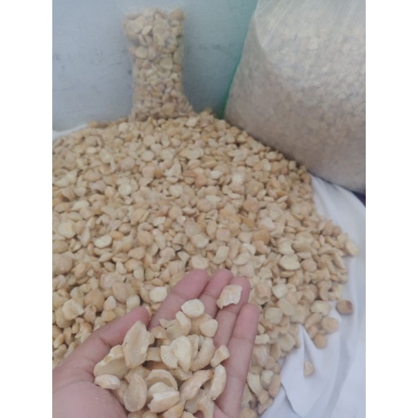 

Kemiri Pecah 500gr atau Setengah Kilo Murah Kualitas Tinggi