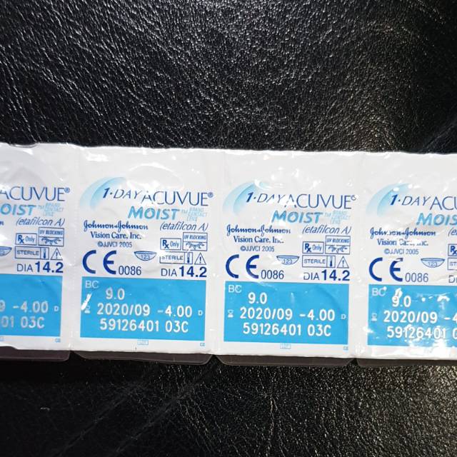 ACUVUE MOIST 1 DAY BENING -4.00 (ECER)