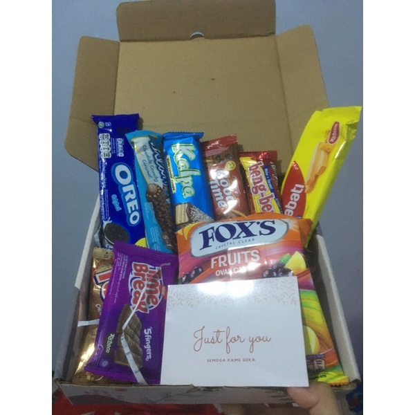 

hampers/kado snack murah