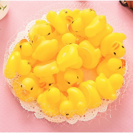 DK Anak Bebek Kuning Mini Bunyi 1pcs /  Mainan Anak Berenang Swimming Aksesoris Mandi