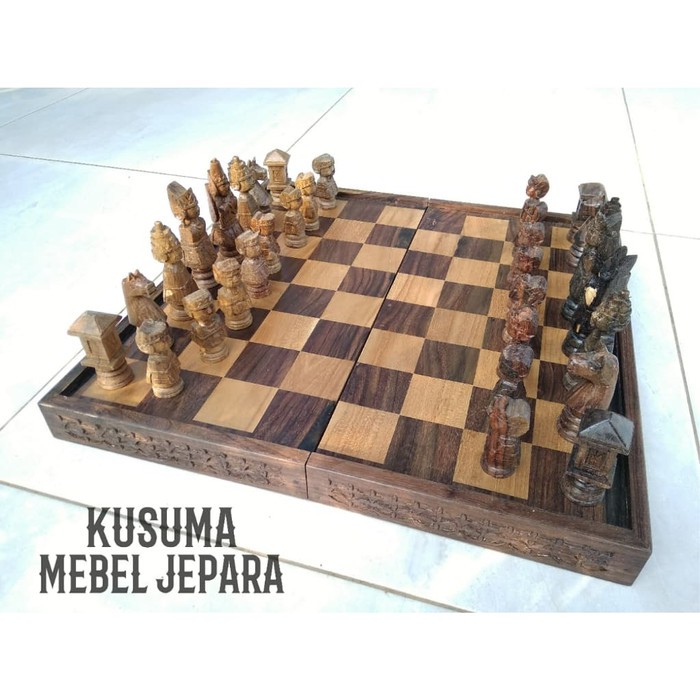 Papan Catur Ukir Wayang Unik Natural Kayu Sonokeling (Panjang 40cm)