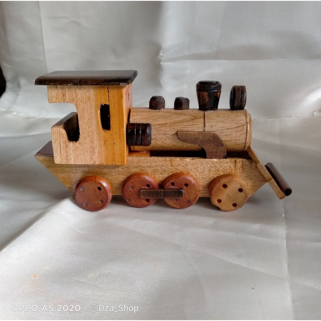 MINIATUR KERETA / LOKOMOTIF KAYU